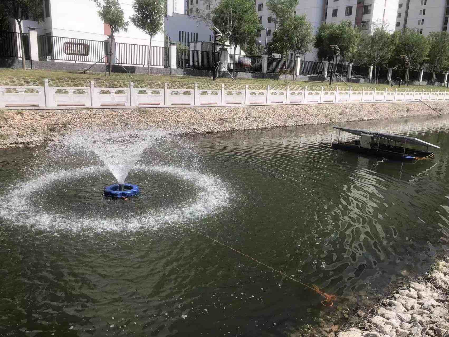 Aerator solarne fontane